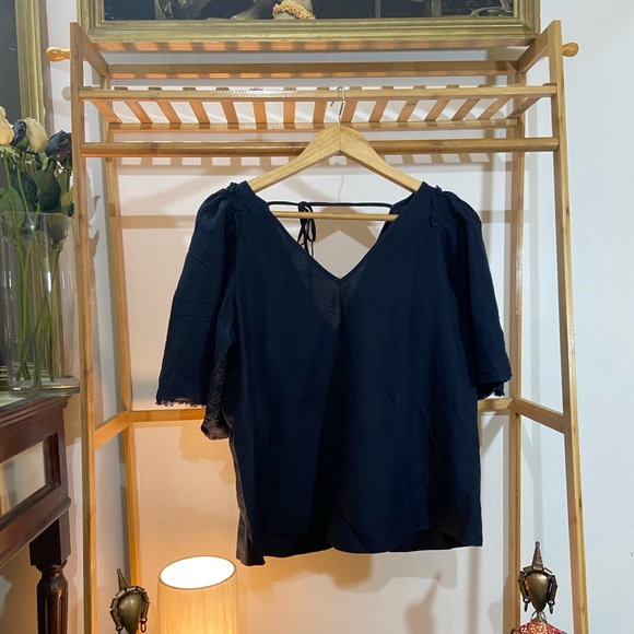 Ann Taylor Tops - Ann Taylor Tops. Size- M ( Can fit M-L)